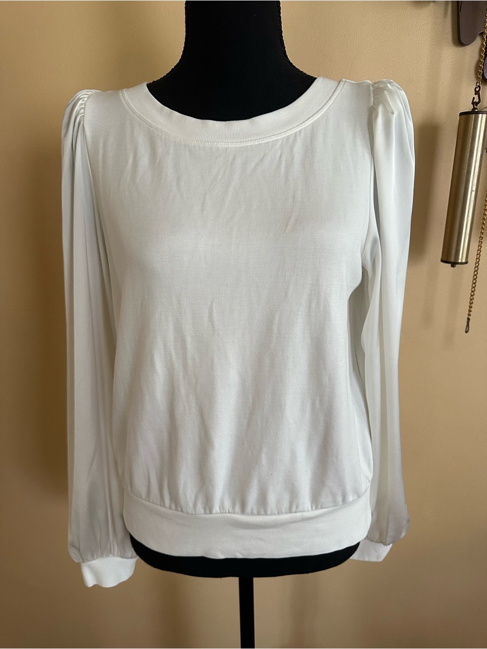 White House Black Market white polyester satin long sleeve blouse size medium